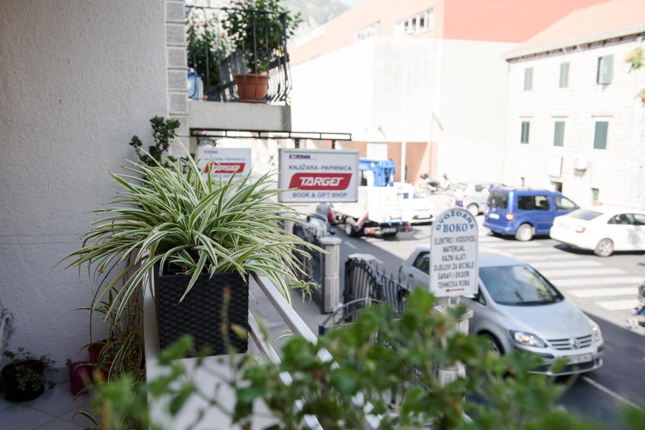 Cozy 2Br Apartment, 3 Min To The Old Town Kotor Bagian luar foto