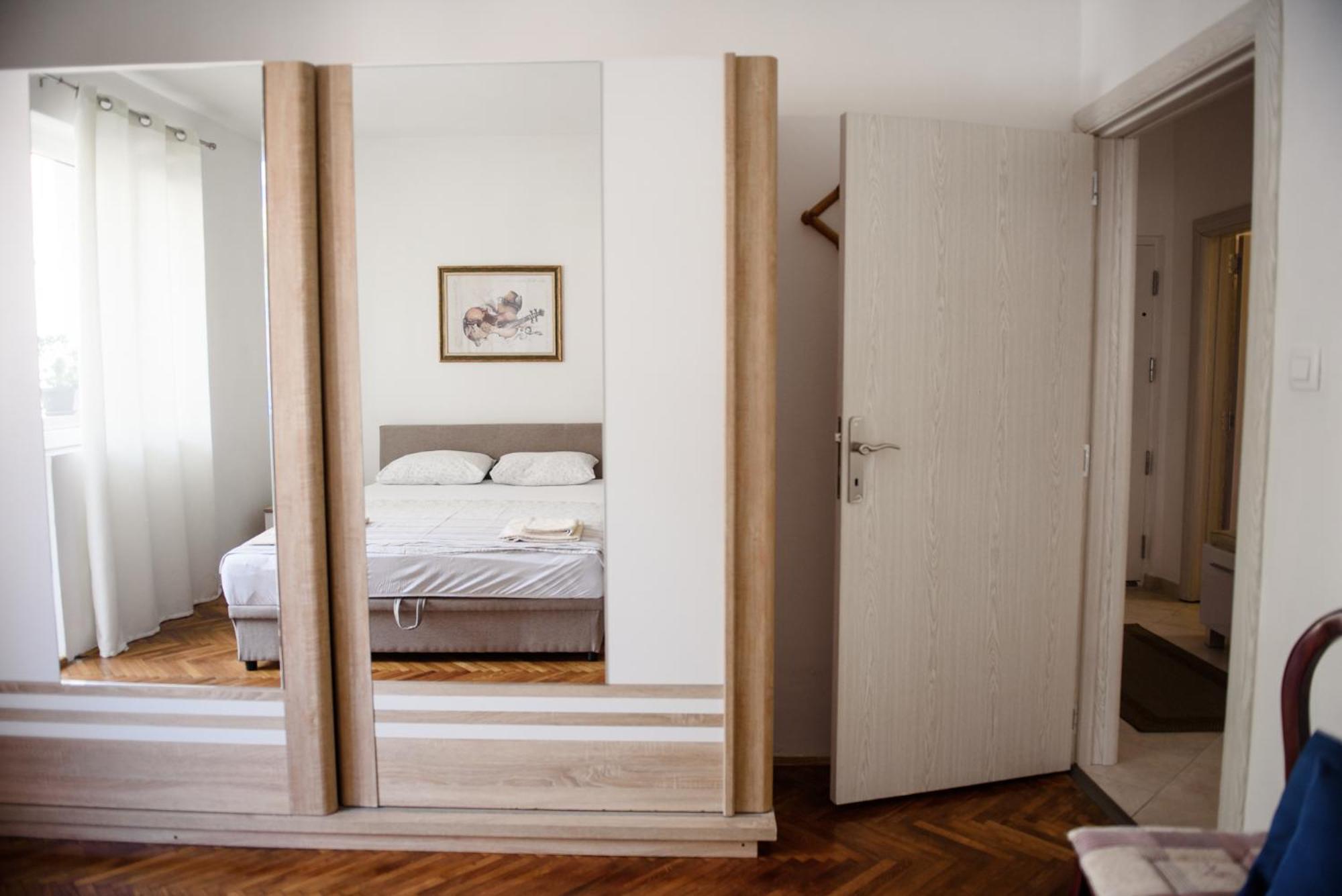 Cozy 2Br Apartment, 3 Min To The Old Town Kotor Bagian luar foto